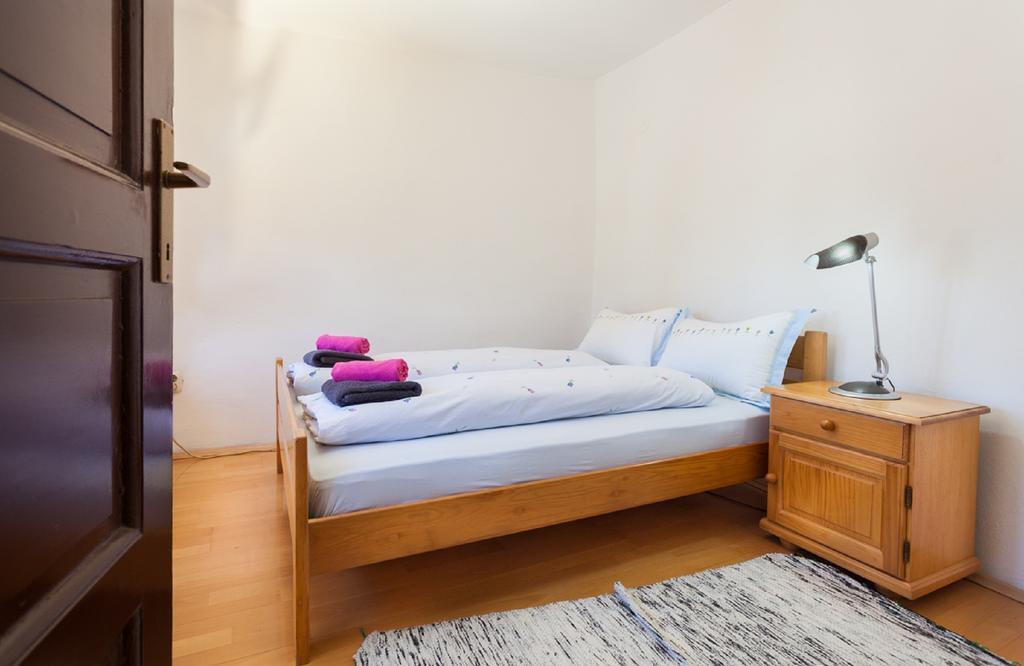 Guesthouse Nina SJJ Kamer foto
