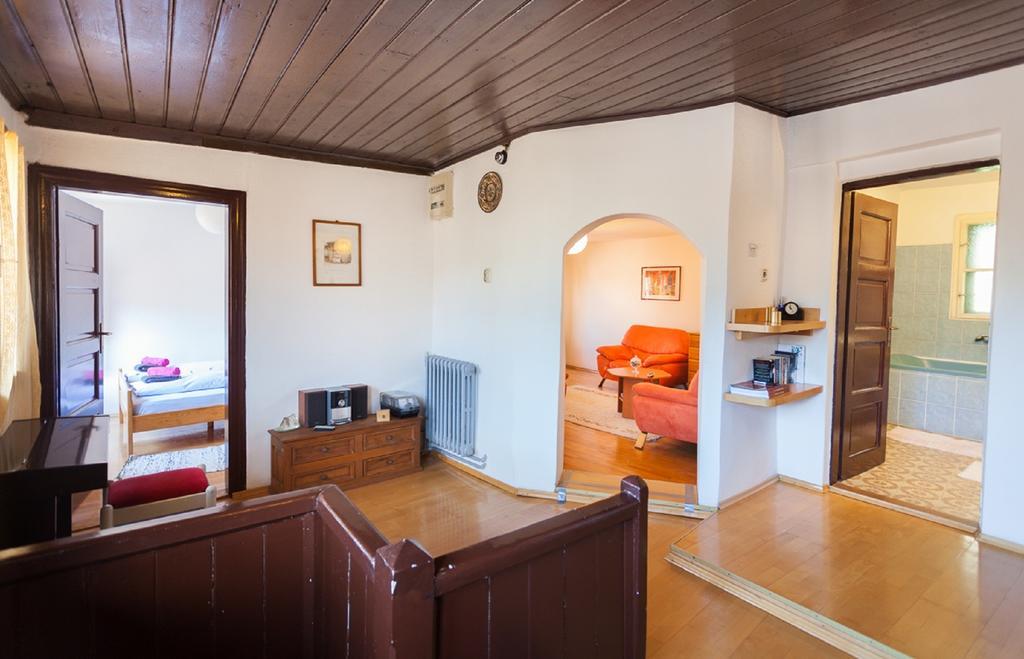Guesthouse Nina SJJ Kamer foto