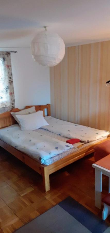 Guesthouse Nina SJJ Buitenkant foto